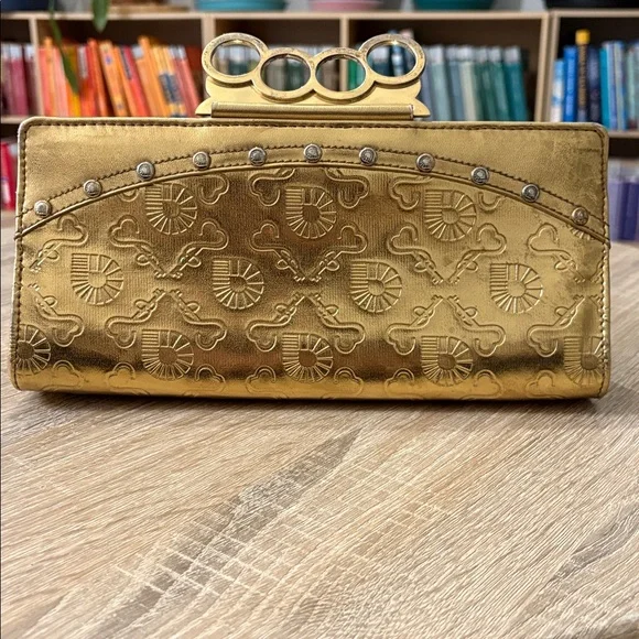 AKDMKS Gold Knuckle Clutch - Picture 6 of 11